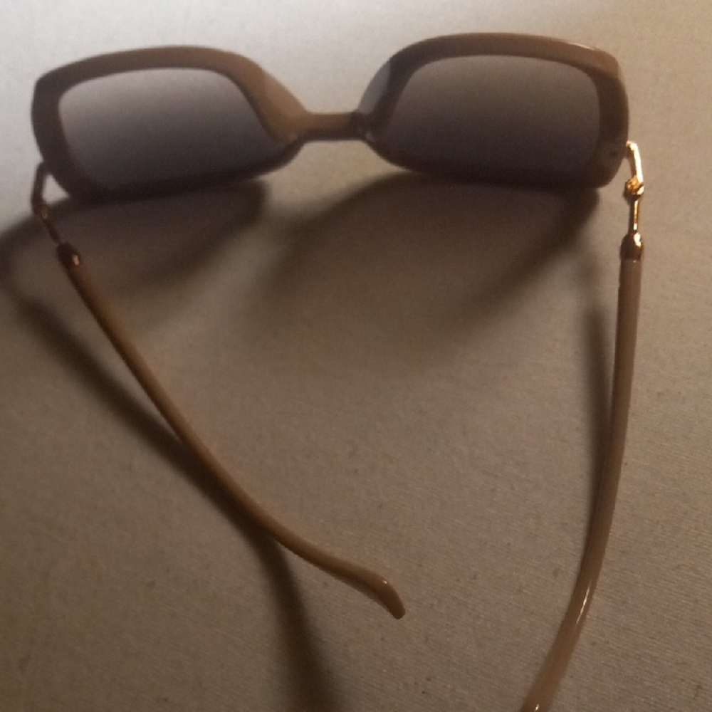 Vince Camuto Elegant Tan Sunglasses - Picture 4 of 6